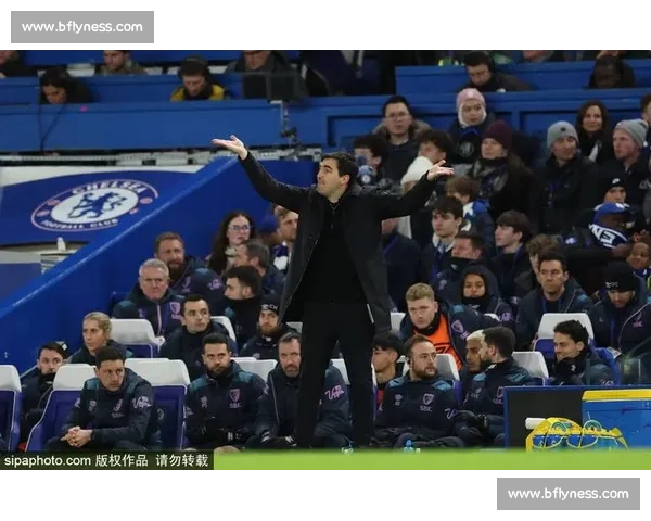 执教首秀揭幕新征程球队蜕变与战术理念首次亮相全记录赛场瞬间 执教首秀揭幕新征程球队蜕变与战术理念首次亮相全记录赛场瞬间