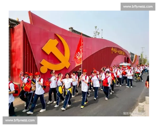 新时代浪潮中青年崛起引领民族复兴与社会创新新篇章的伟大征程